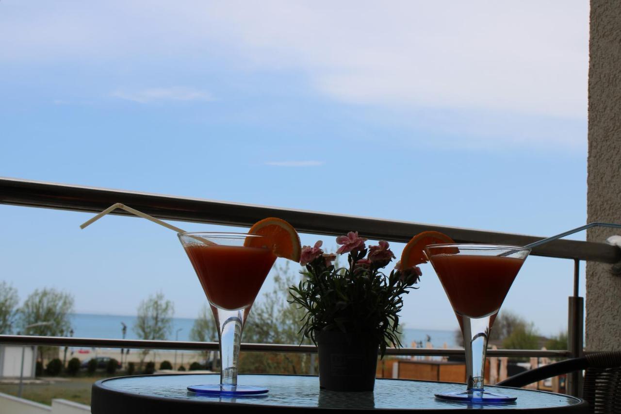 Bluewaves Apartment Mamaia Nord Năvodari Exterior foto